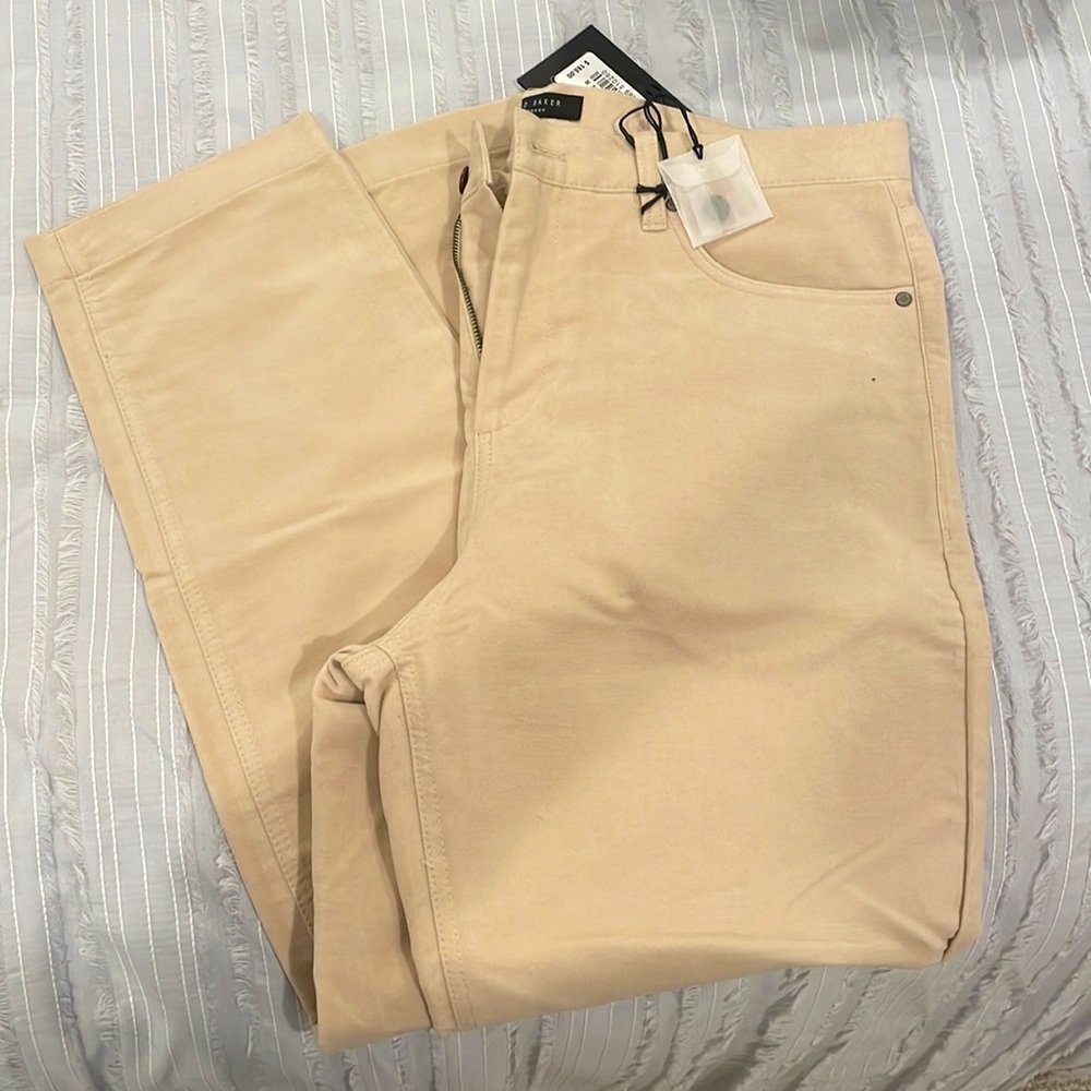 Men’s khaki pants